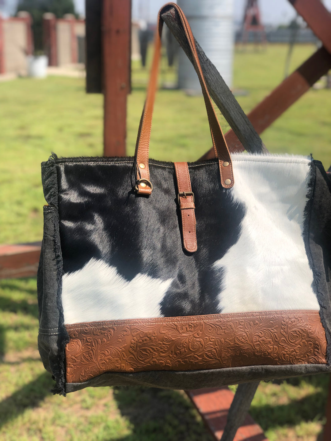 Brown Tooled Fringe Leather Purse – Horse Creek Boutique