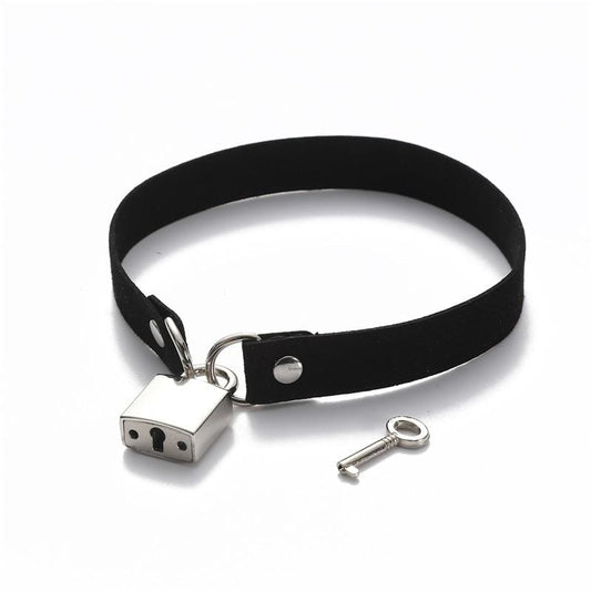 Leather Ring Heart Padlock Choker, Ring-O Heart Lock Goth Chokers – Kinky  Cloth