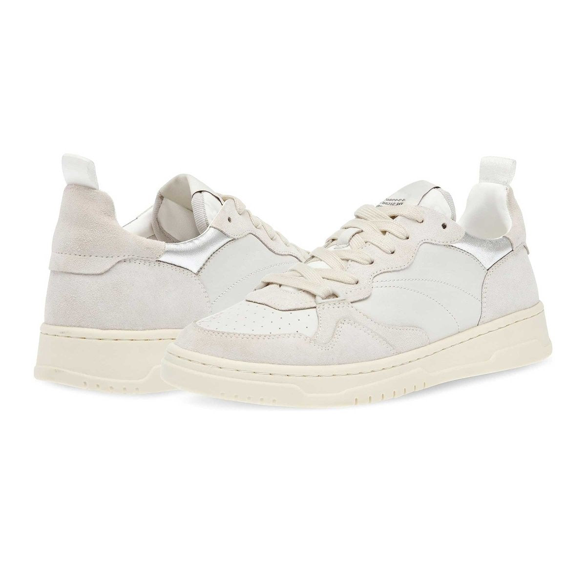 Steve Madden Women's Everlie White Multi