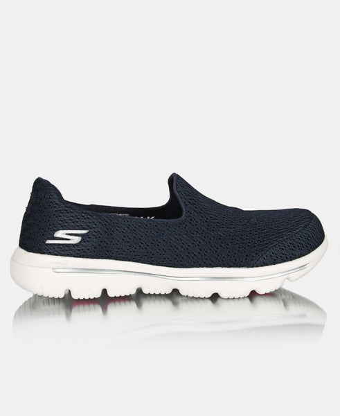 skechers south common