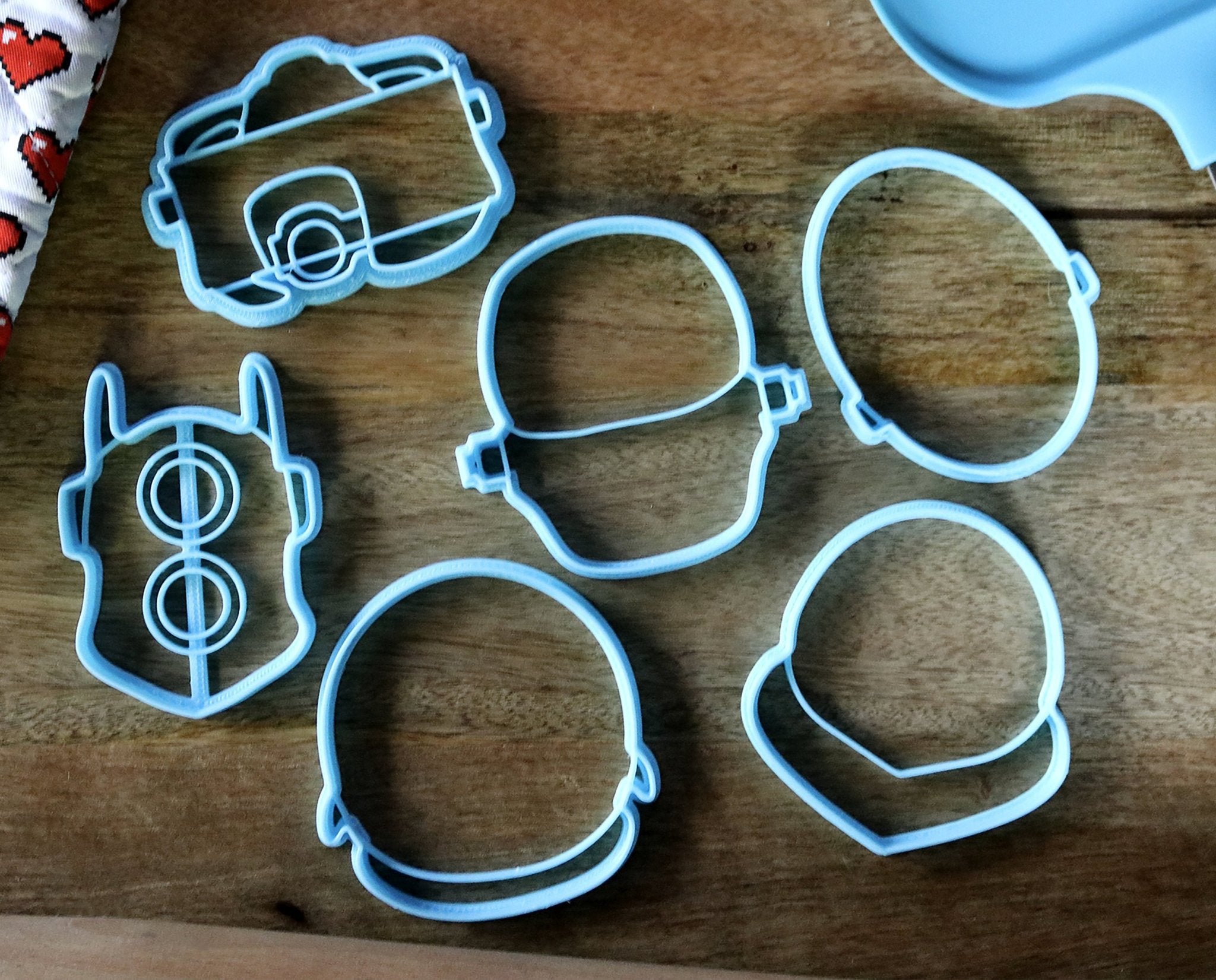 MASK COOKIE CUTTER - Rush's Kitchen Supply
