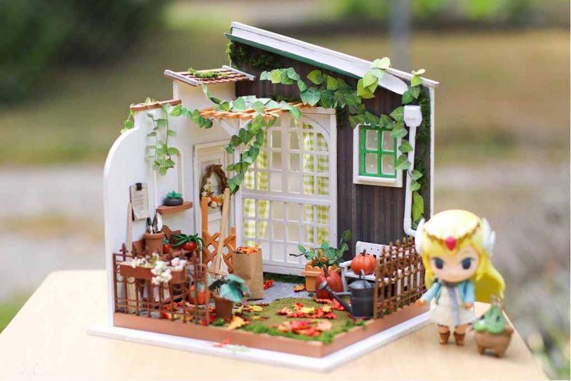 miniature toy houses