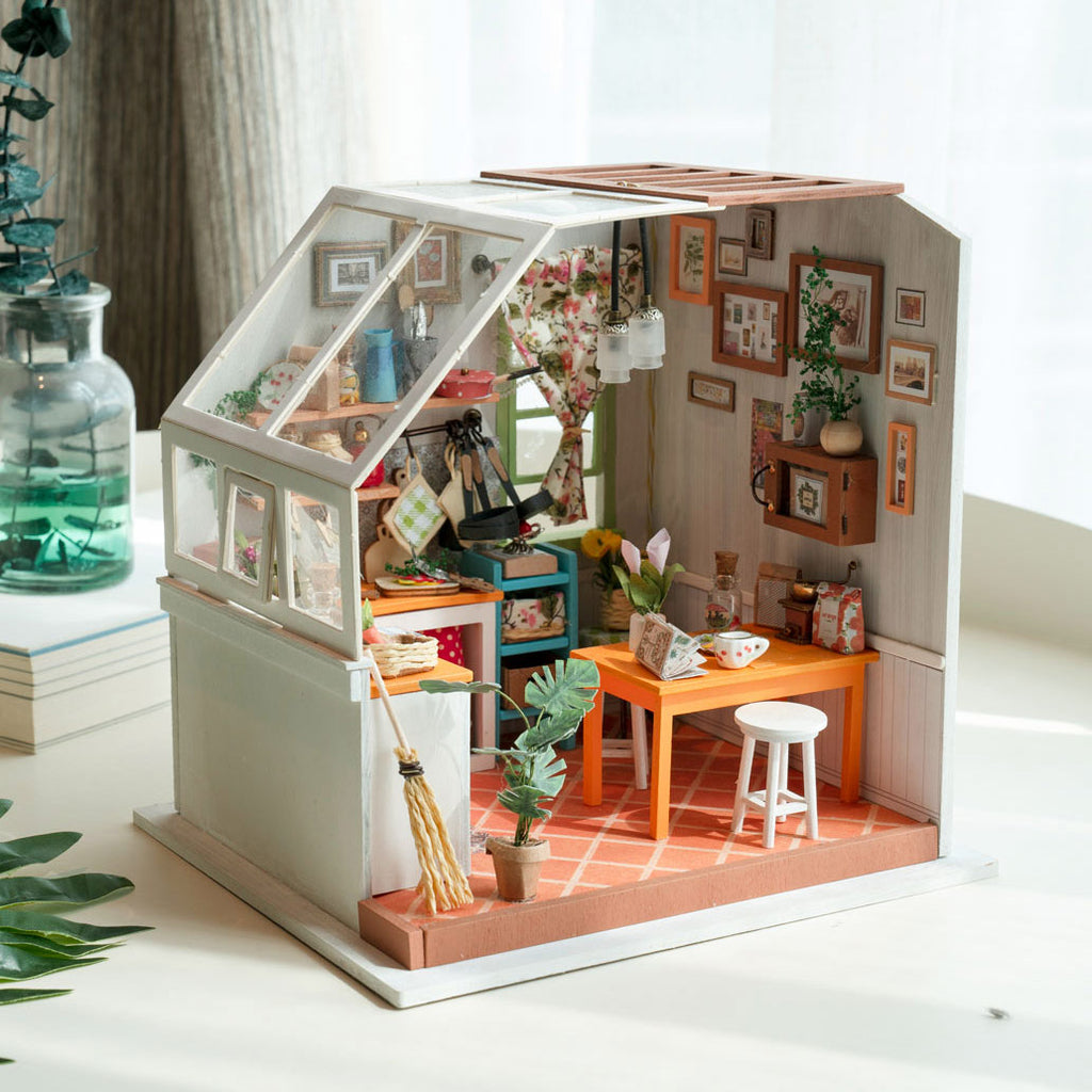mini dollhouse kitchen