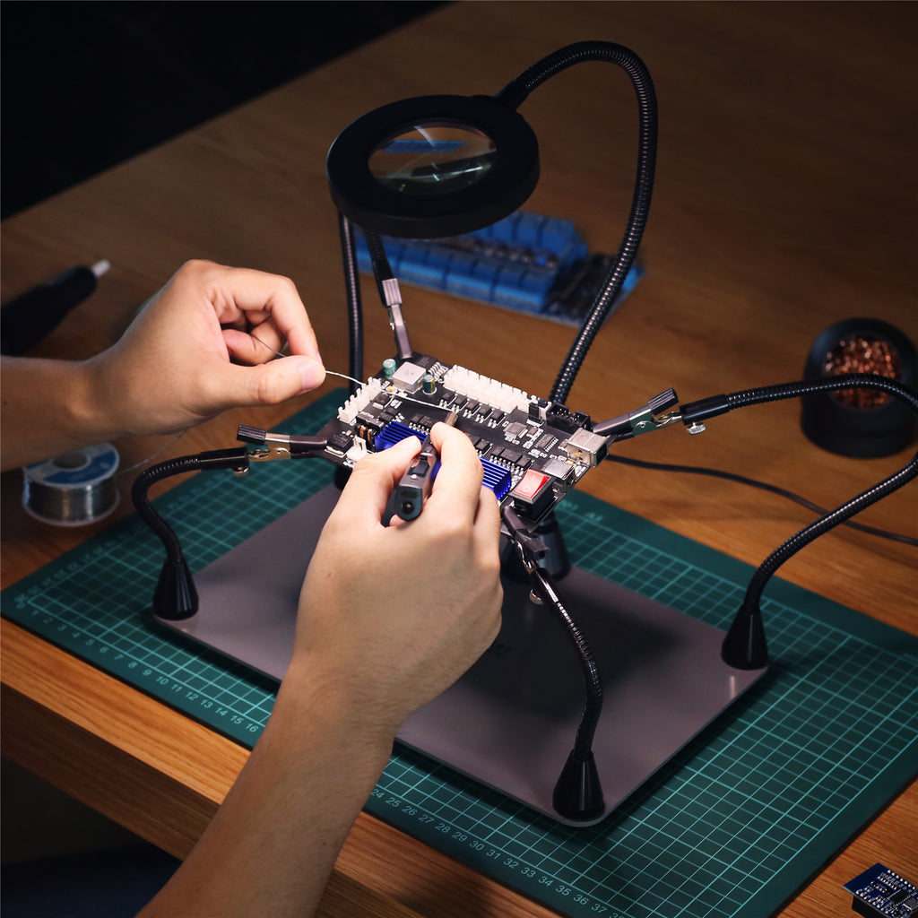 SainSmart Hands-free Soldering Station with Magnetic Lamp