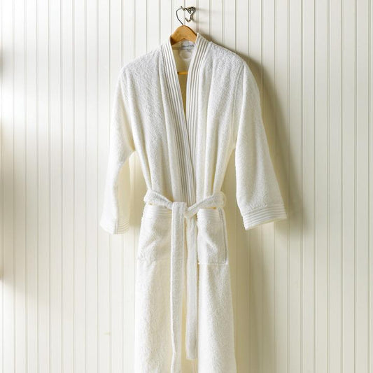 https://cdn.shopify.com/s/files/1/1979/2115/products/robes-bamboo-bathrobe-by-peacock-alley-peacock-alley-28076336054462.jpg?v=1628472327&width=533