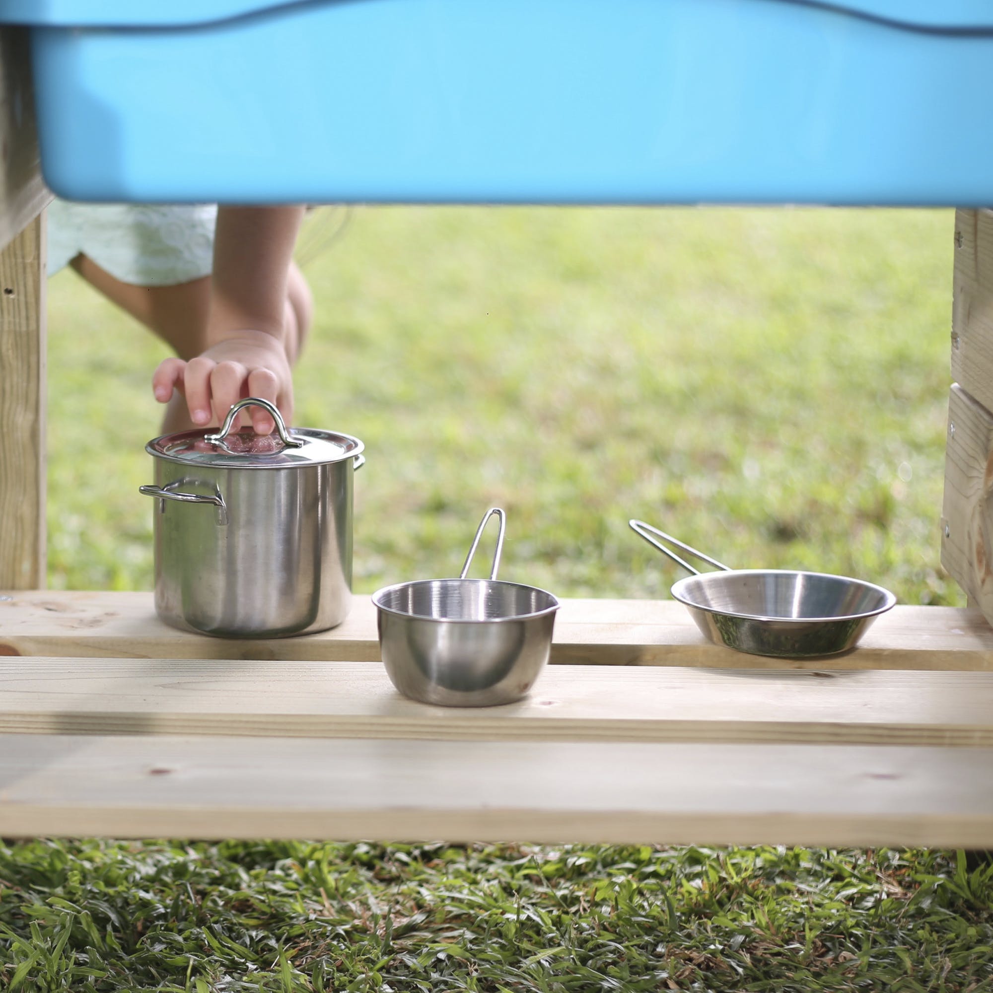 tp toys tp612 wooden deluxe mud kitchen