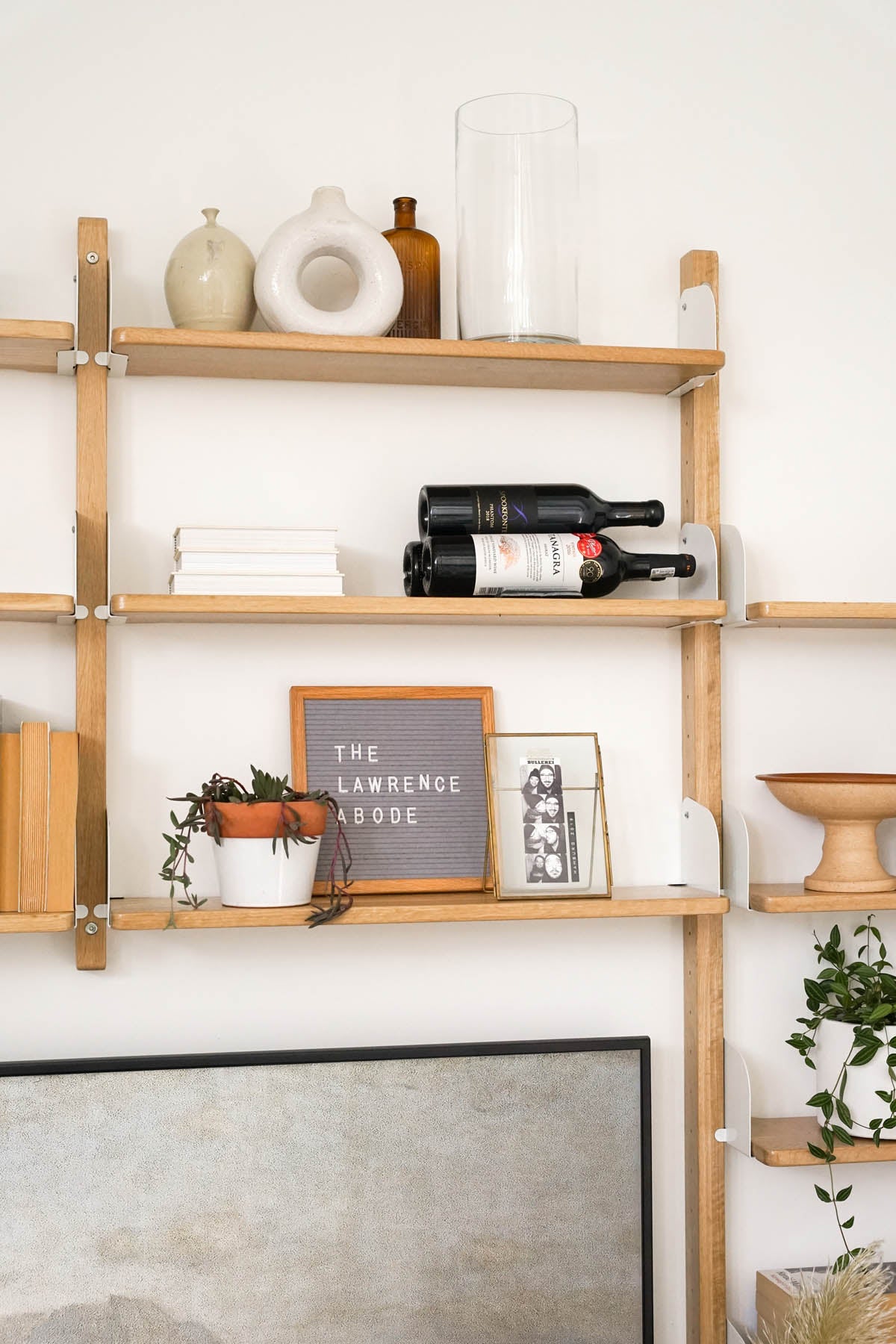 Flank Shelving System - Pedersen + Lennard