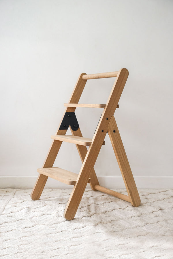 Huguenot Wooden Step Ladder