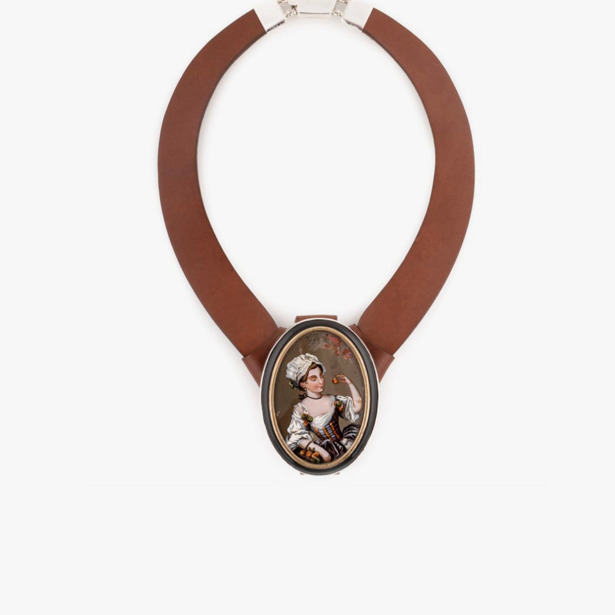 Dama Cameo Necklace