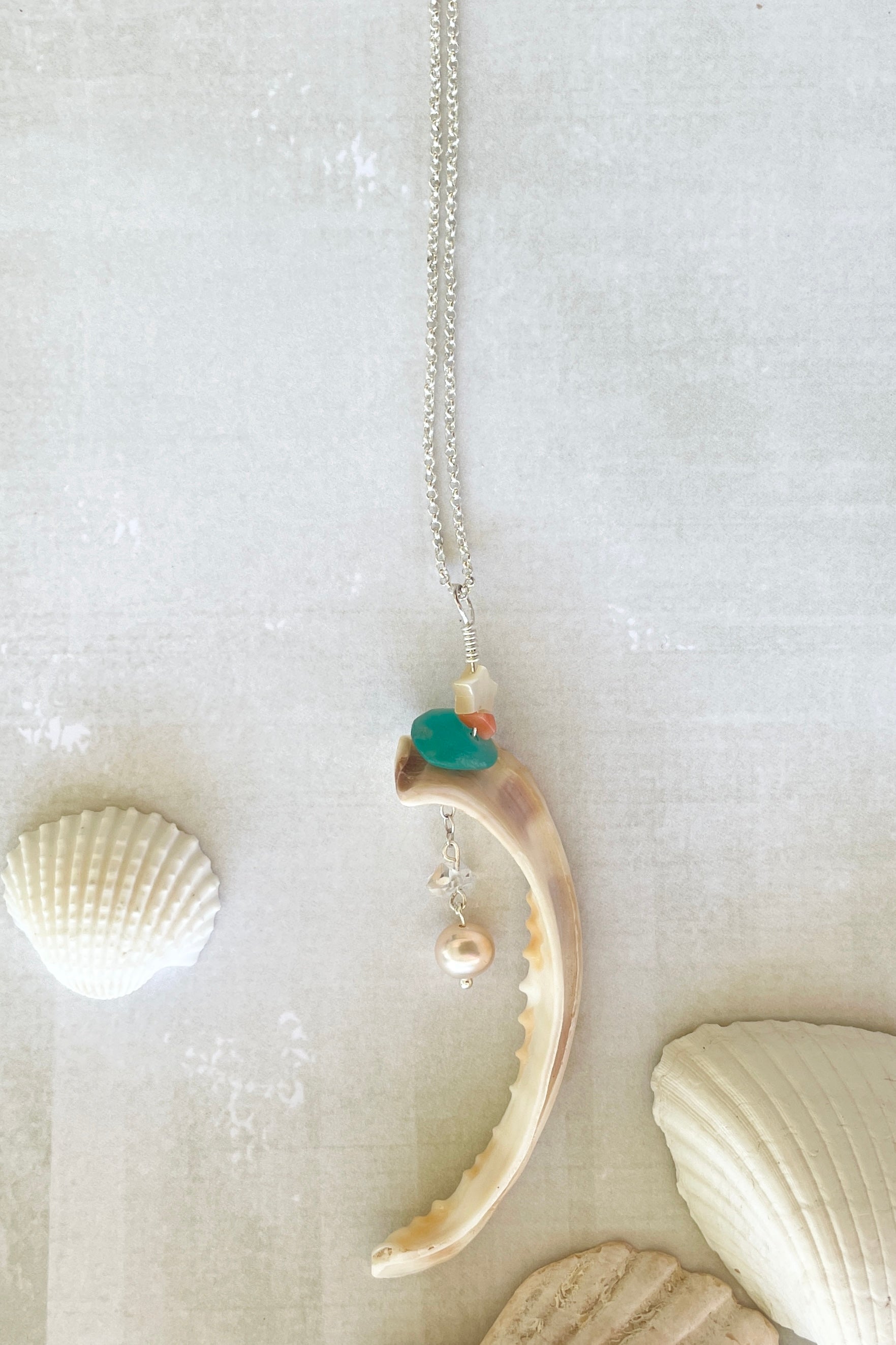 Pendant Cowrie Moon