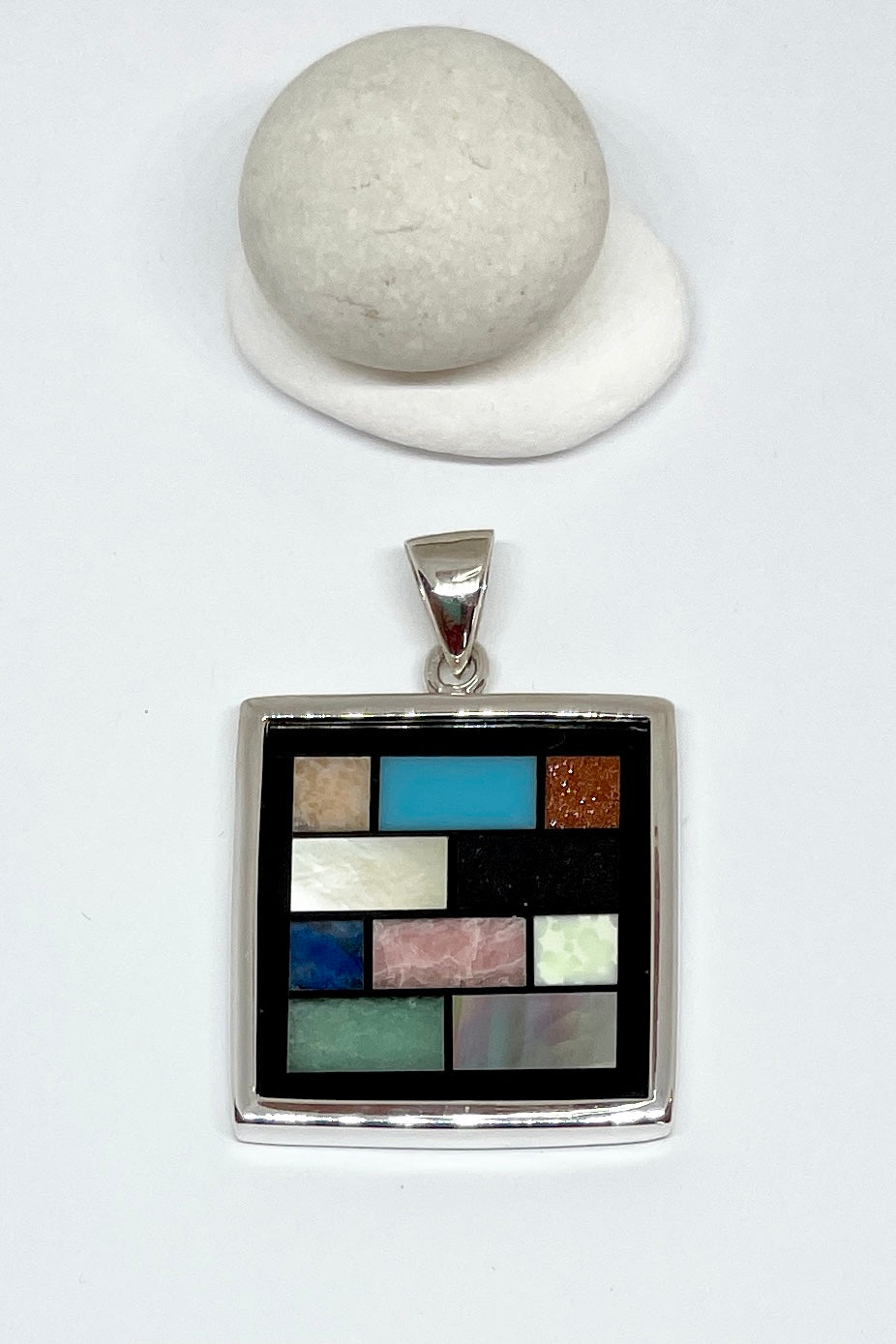 Pendant Heart of Stone and Shell in Square shape