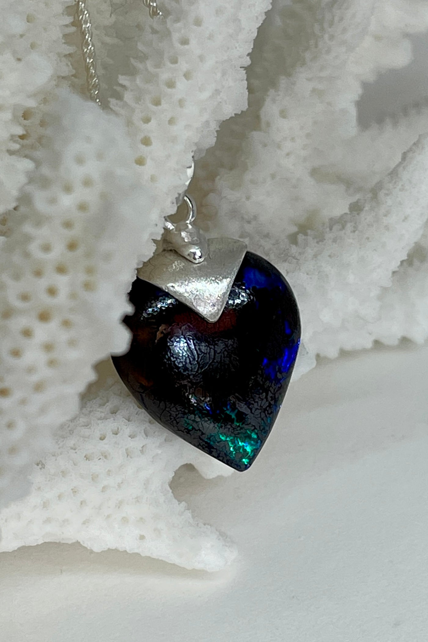 Pendant Australian Opal Heart D