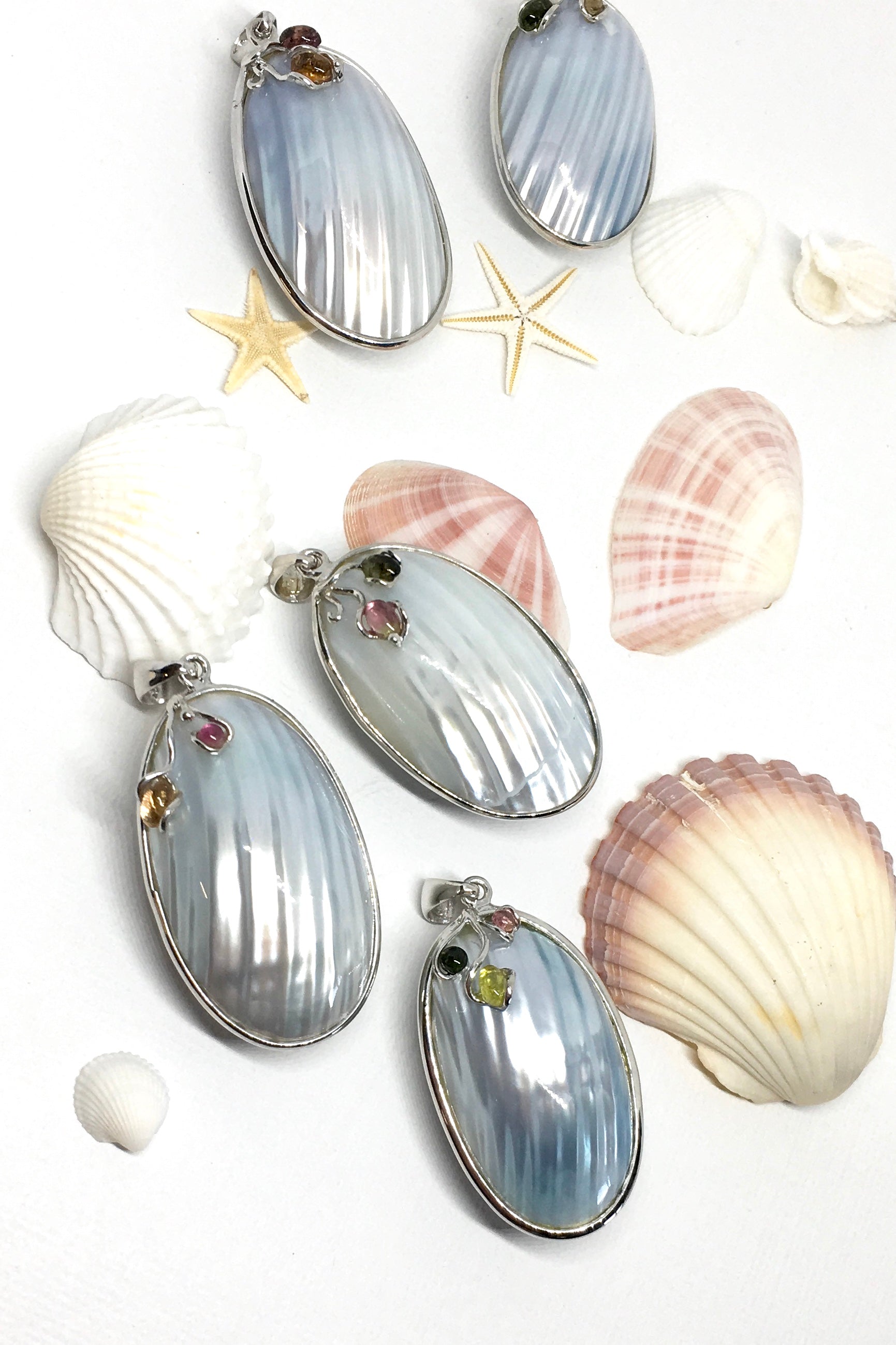 Pendant Shell with Tourmaline and Silver in Silvery Blue Colour