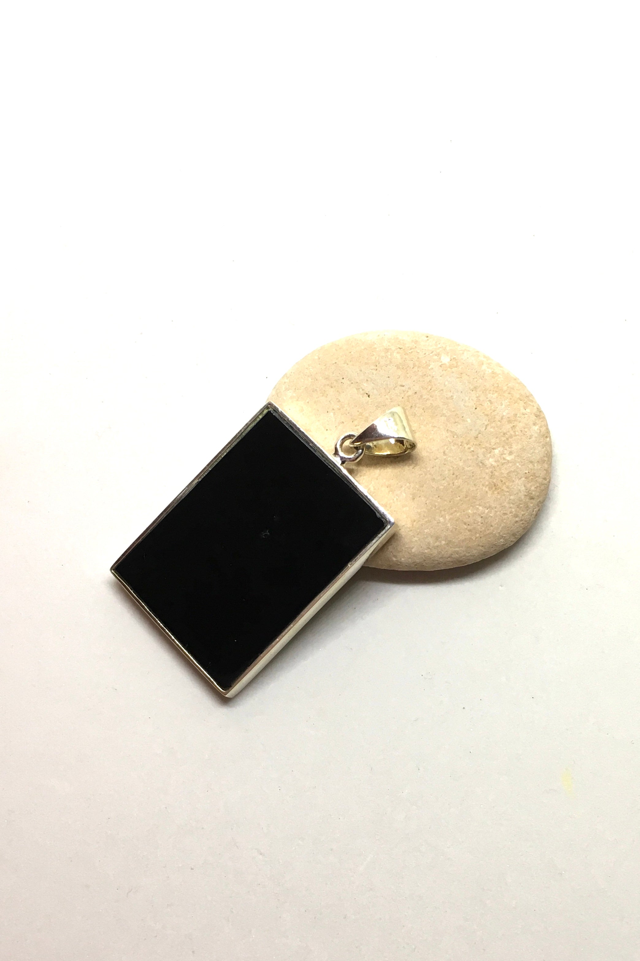 Pendant Heart of Stone and Shell in Rectangle shape