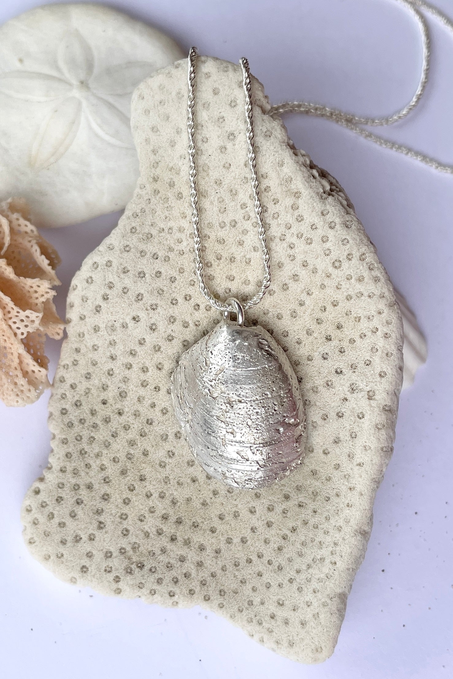 Pendant Undersea Secret Shell