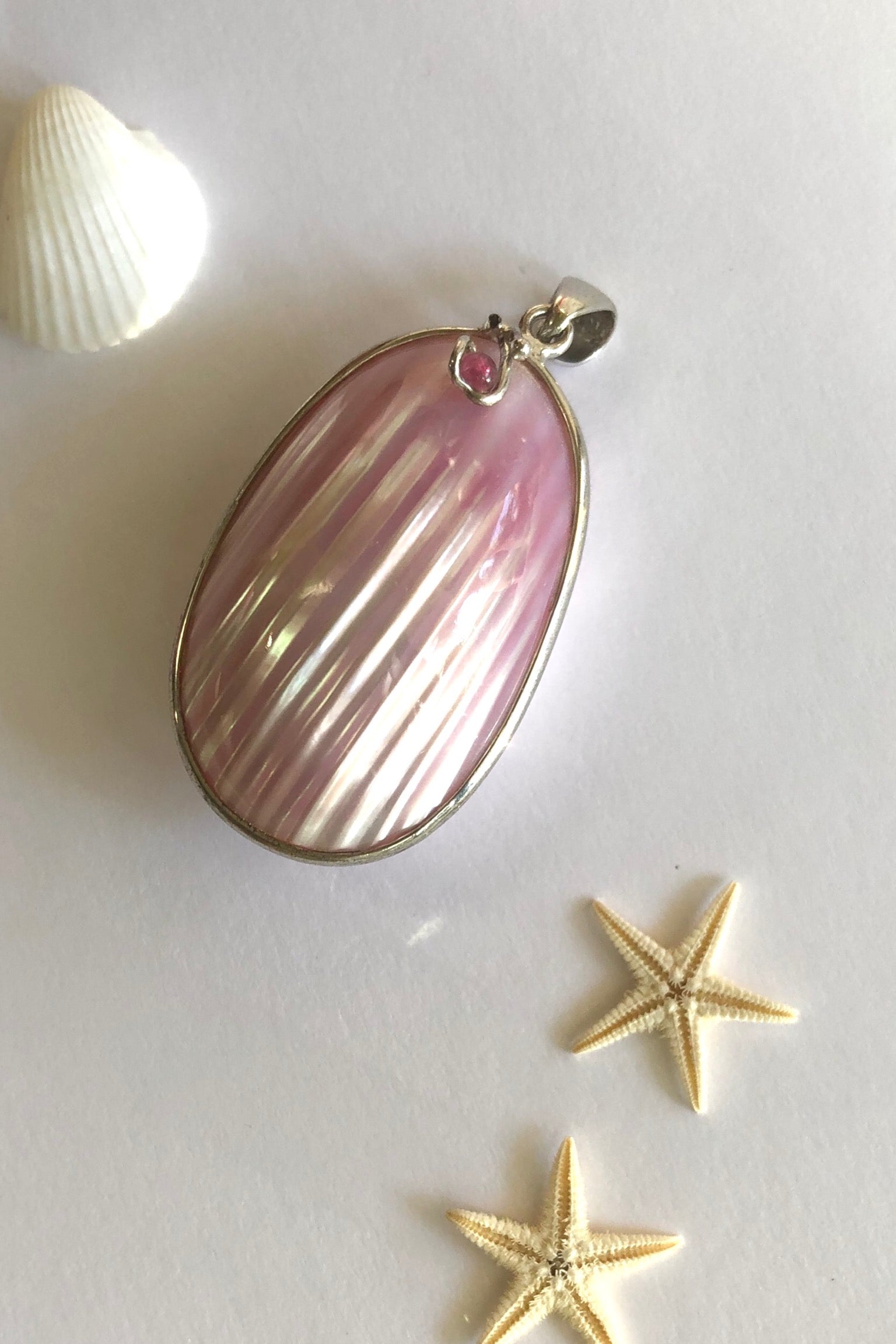 Pendant Shell with Tourmaline and Silver in Pink Colour