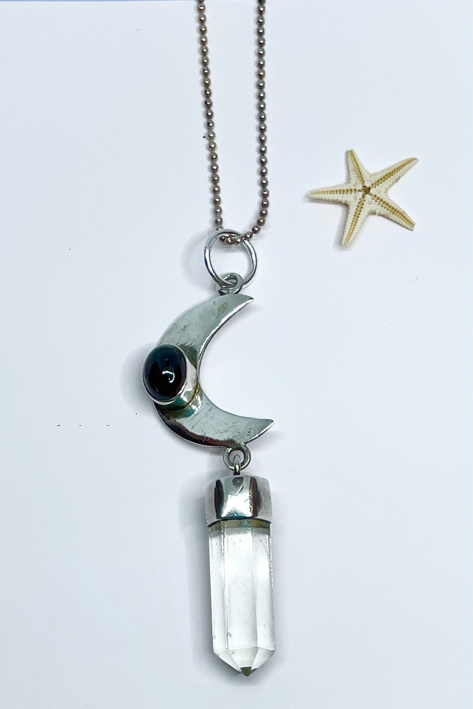 Echo Pendant Garnet Moon