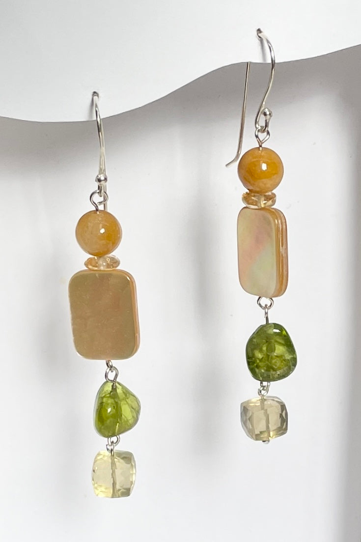 Earrings Histoire Peridot Citrine Pearl Shell Golden Jade