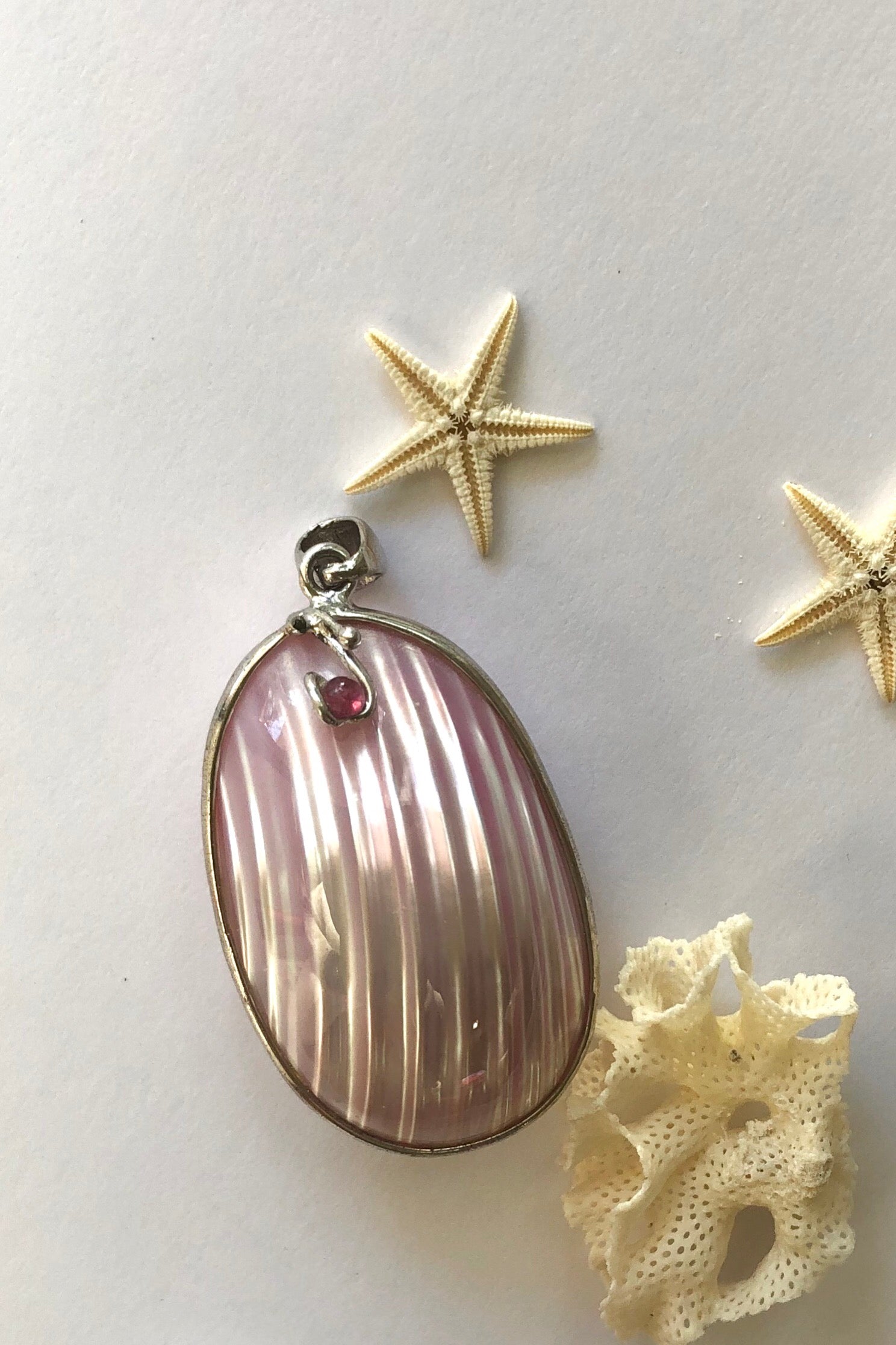 Pendant Shell with Tourmaline and Silver in Pink Colour