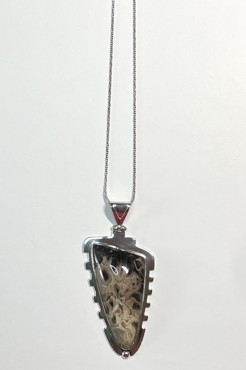 Pendant Terra Petrified Wood in Silver