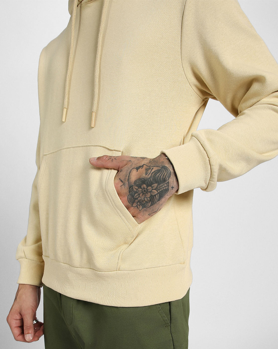 Everyday Comfort: Men's Beige Regular Solid Hoodie Veirdo