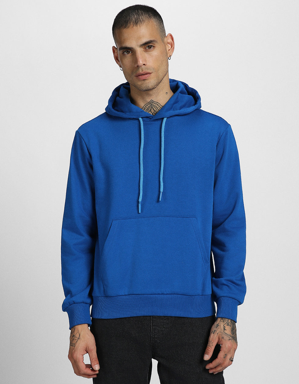 Everyday Comfort: Men's Blue Regular Solid Hoodie Veirdo