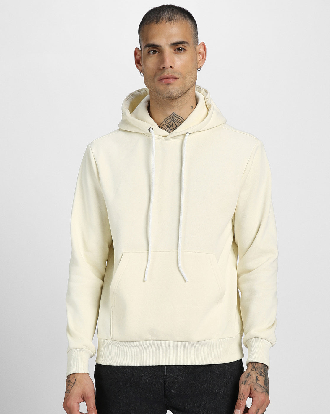 Everyday Comfort: Men's Off White Regular Solid Fleece Hoodie Veirdo