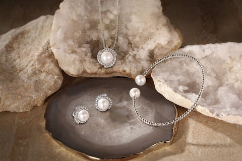 Alexandrite and Diamond Pendant - deJonghe Original Jewelry