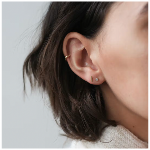 Maison Miru Tiny Crystal Nap Earrings