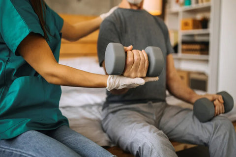 Learn how to train efficiently despite elbow pain. R2F Sports offers six important ideas to help you stay on track with your training routine and prevent aggravating injuries.