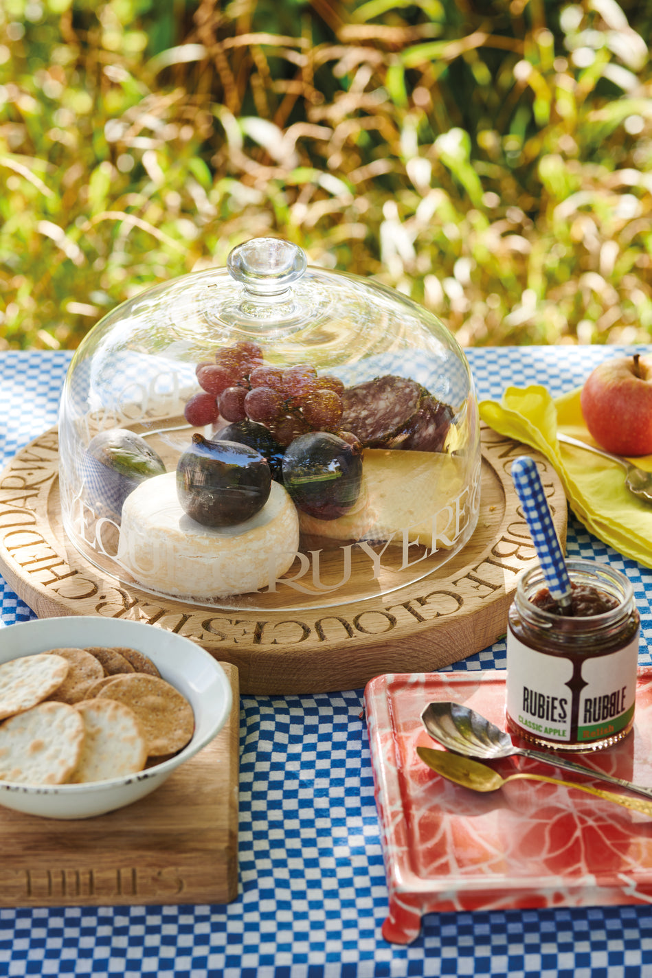 Black Toast Round Wooden Cheese Board