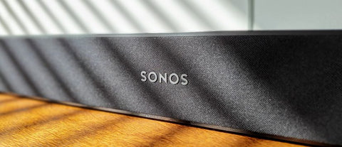Close up photo of an eARC SONOS soundbar in the sunlight; photo by Jako Janse van Rensburg