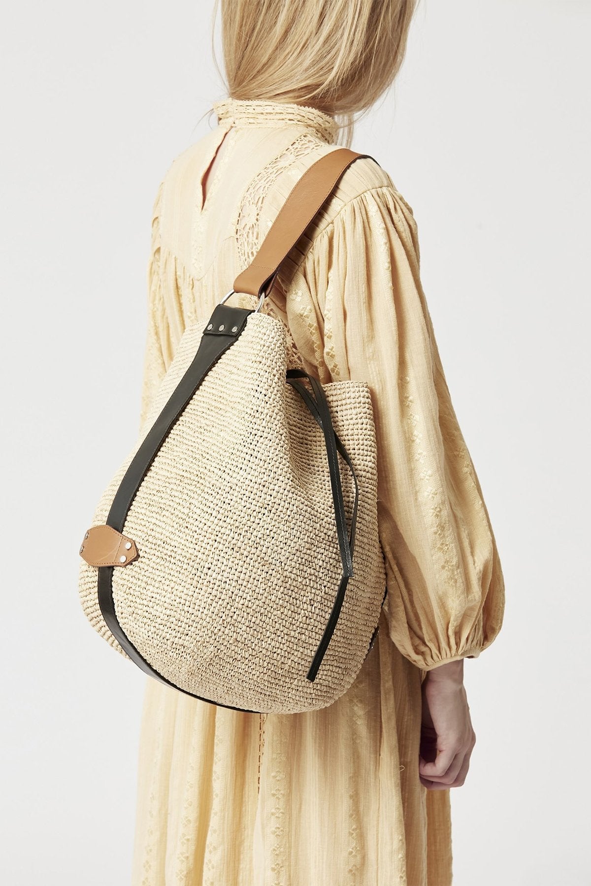 Bayia Shoulder Bag in Natural Cognac