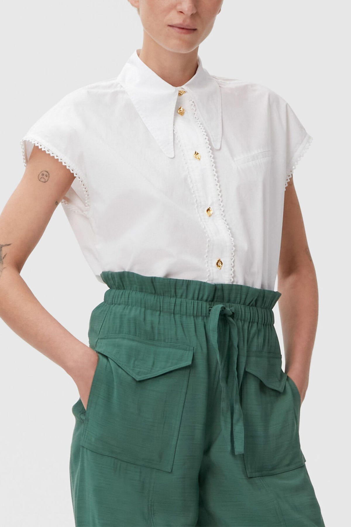 Cotton Poplin Sleeveless Diamond Shirt in Bright White