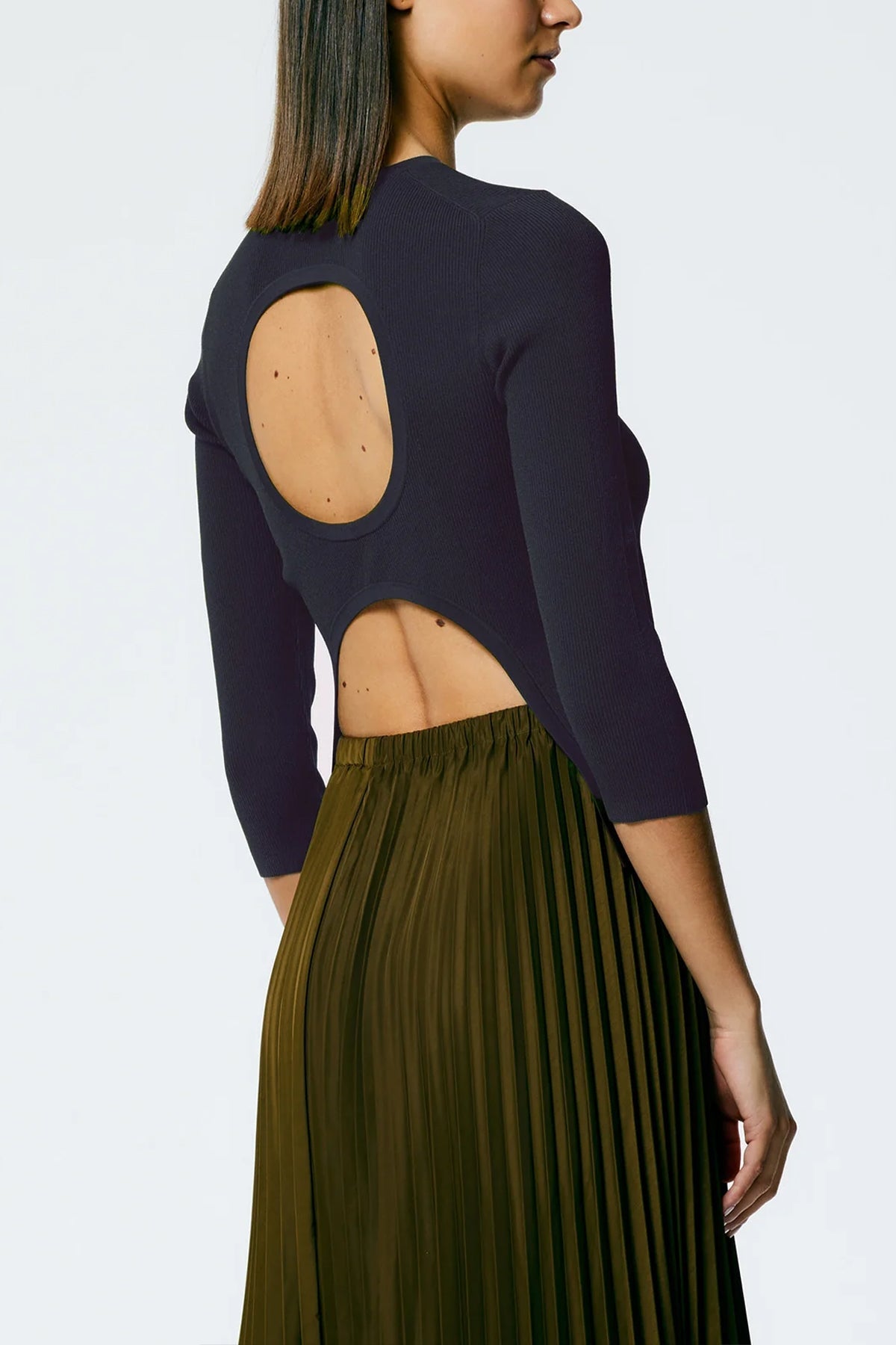 Giselle Stretch Sweater Circle Openback Pullover in Navy Fog