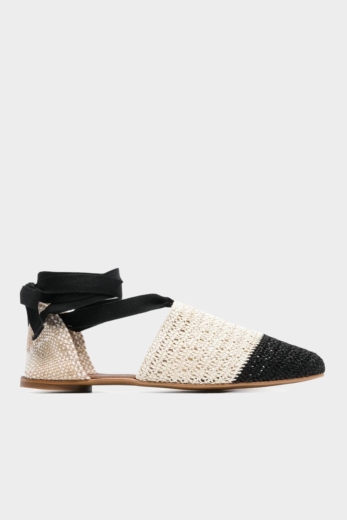 Gretel Crochet Flat Sandal in Ivory Negro