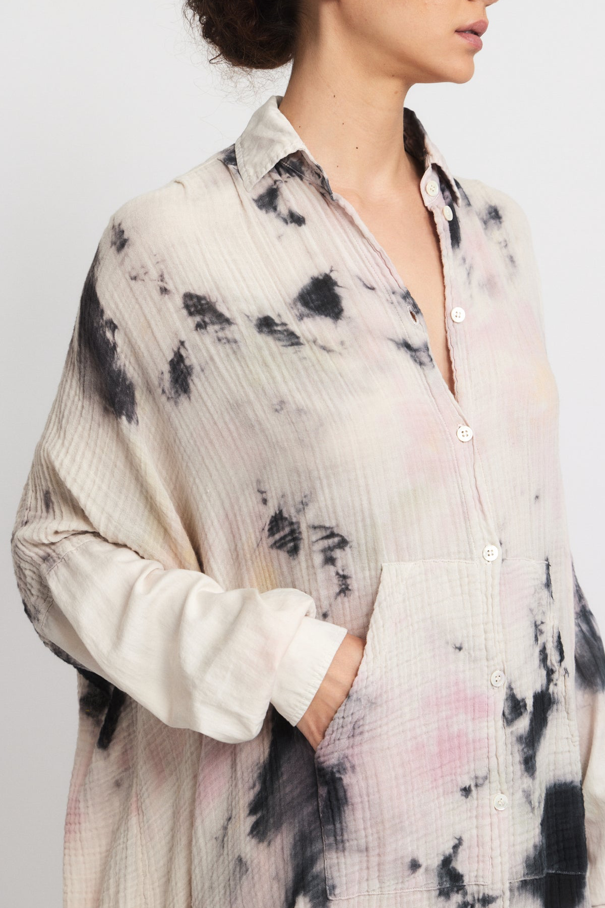 Caftan Shirt in Pastel Black