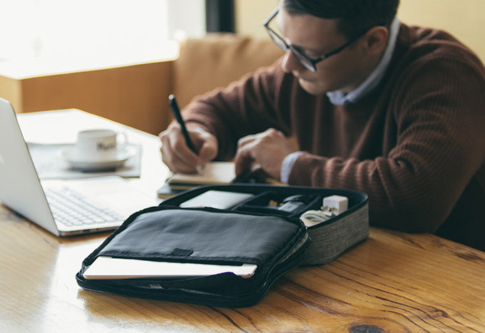 water-resistant dopp kit