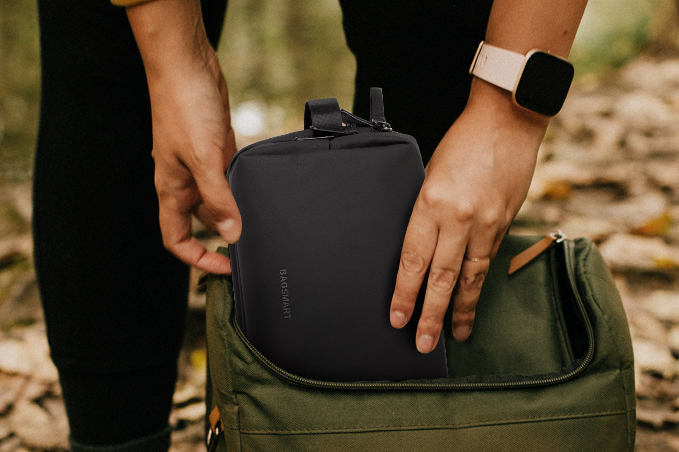  A thoughtfully designed BAGSMART Dopp kit keeps essentials organized and within reach.
