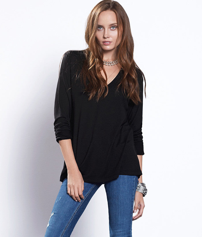 Beechwood Long Sleeved V-Neck Tee – stylesaint