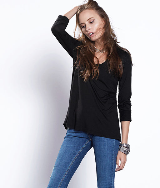 Beechwood Long Sleeved V-Neck Tee – stylesaint