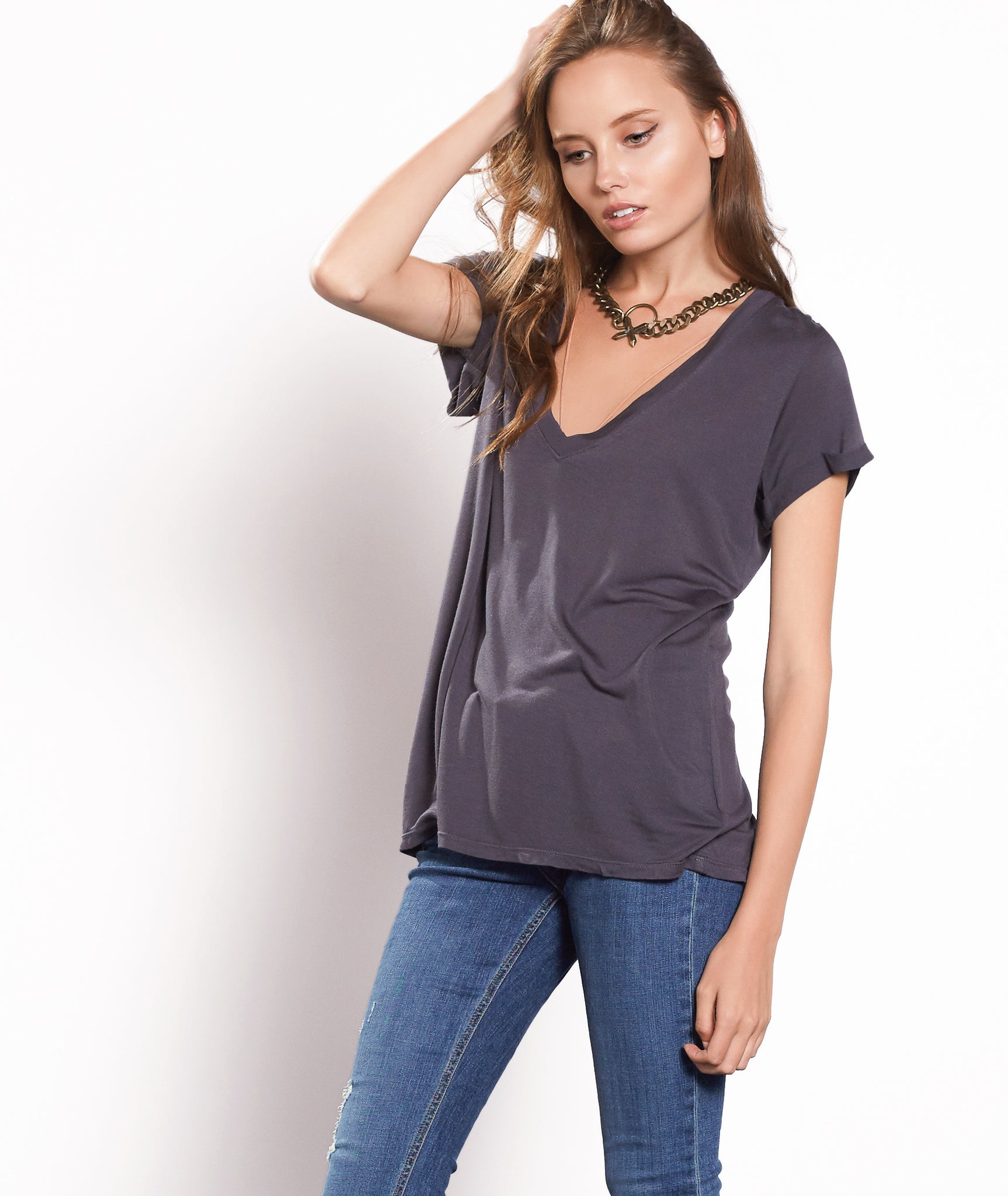 Beechwood Deep V-Neck Tee – stylesaint