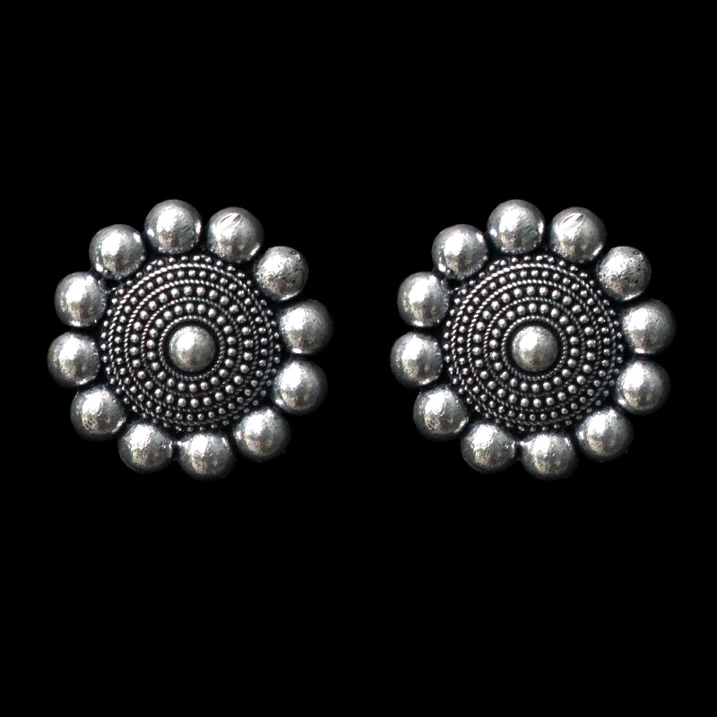 Zareen : Silver Stud Earrings – Knick 