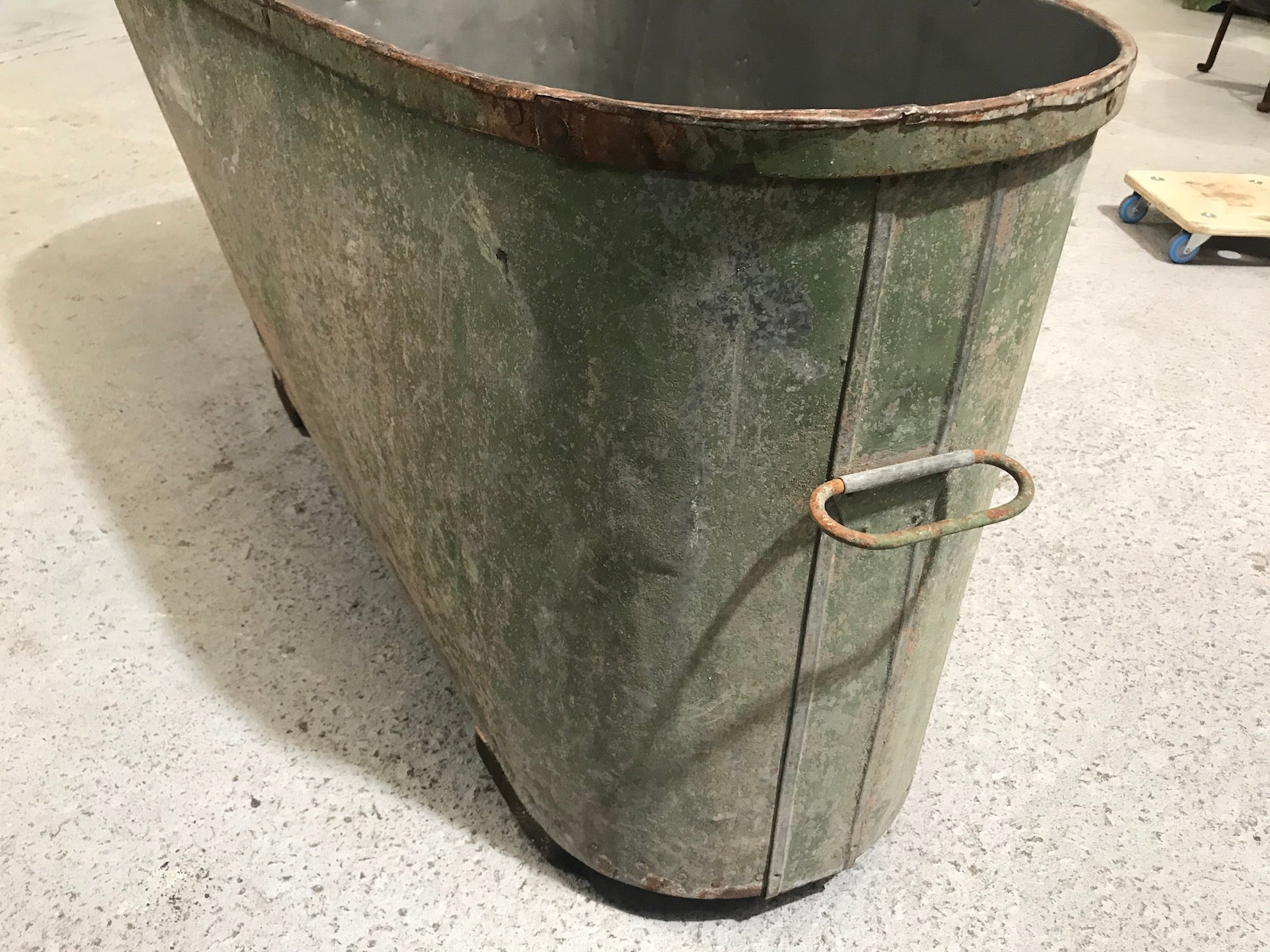 Vintage 1940s French galvanized bath tub #2639 green/pink ...