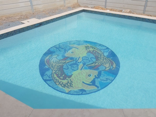 Mosaico de mármol de peces koi para piscinas