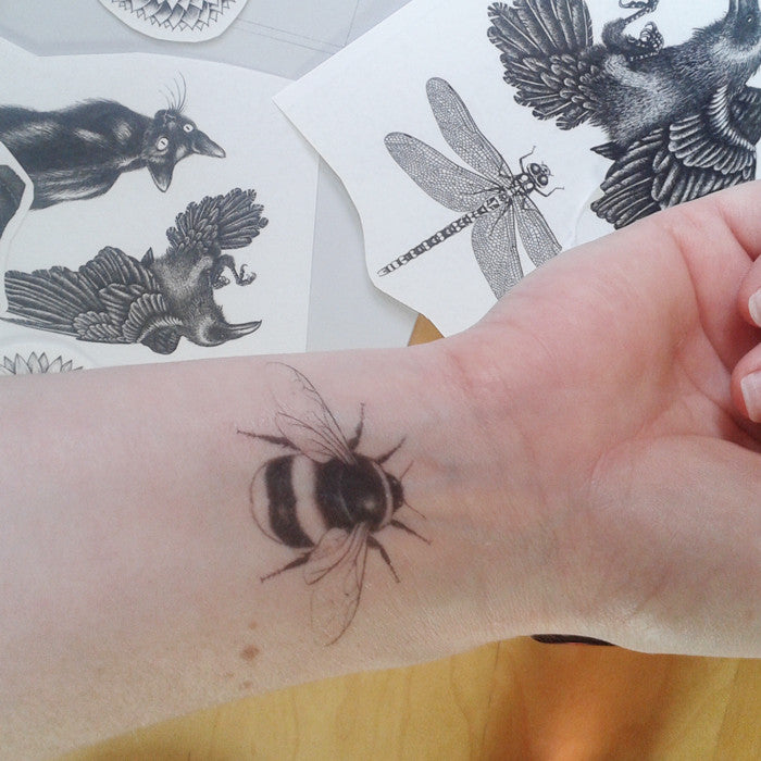 Bumble bee temporary tattoo – Ali Chappell-Bates Art