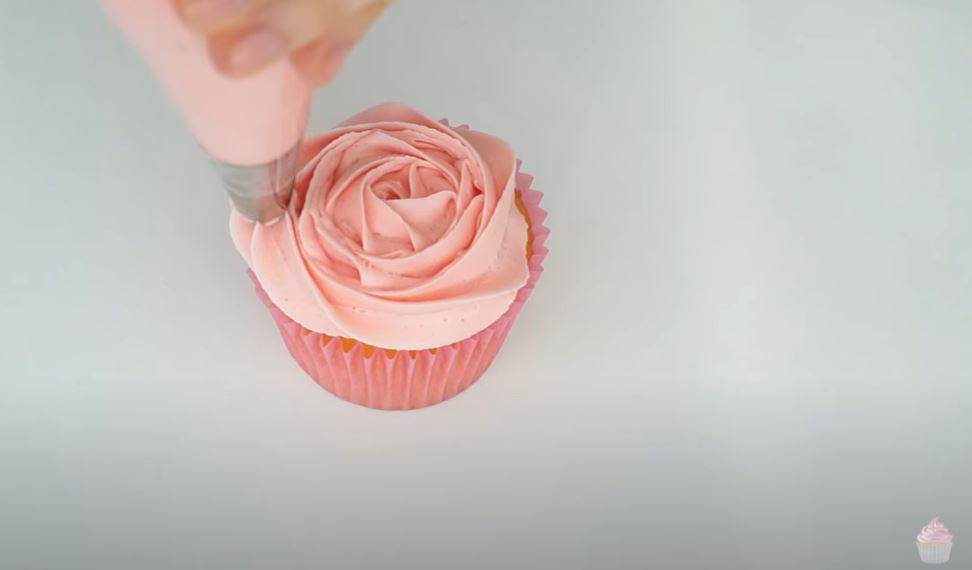 Cake piping tips