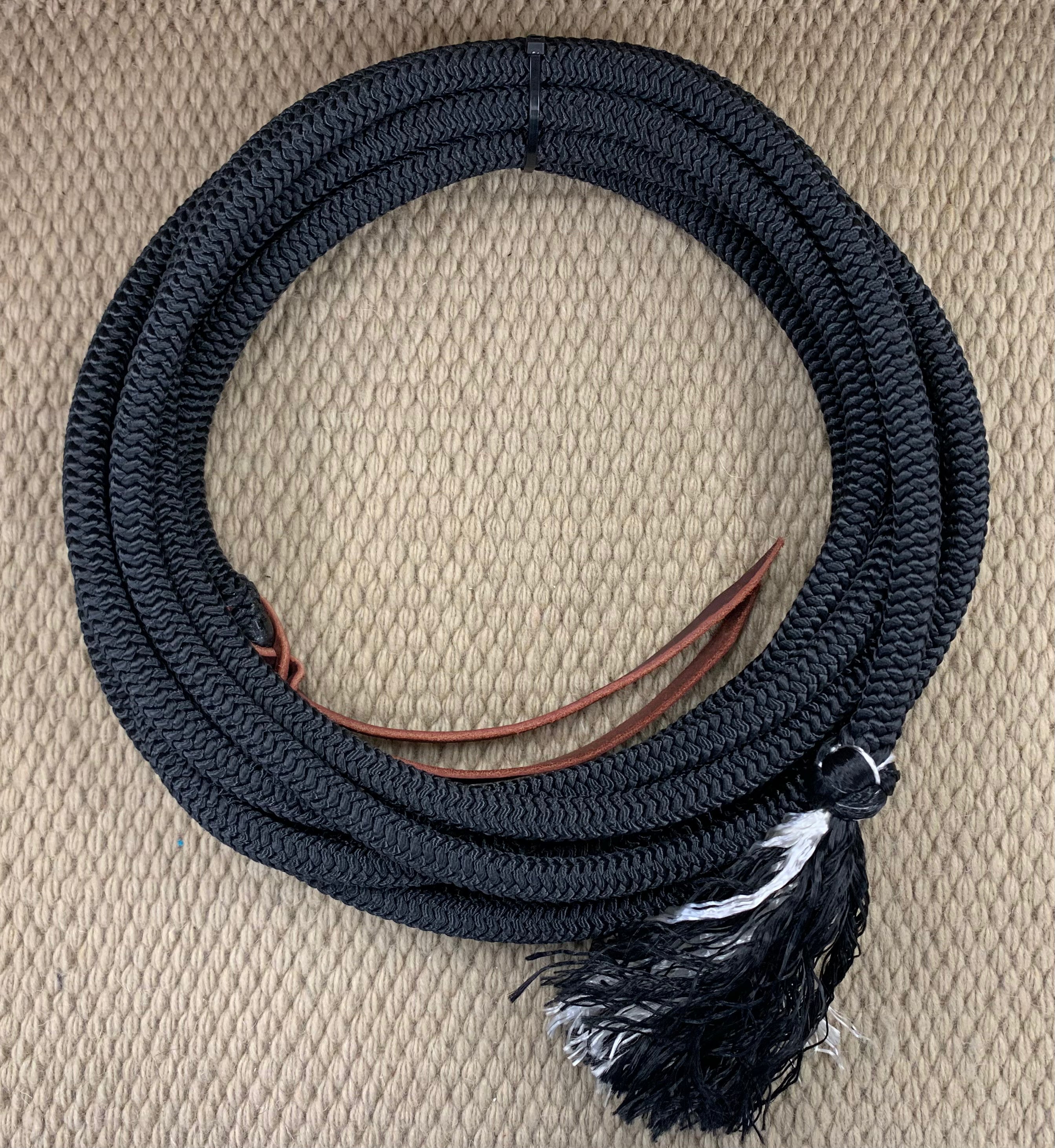 Mecate - MEC102 - 1/2"x22' Silvertip Tree-Line Mecate black