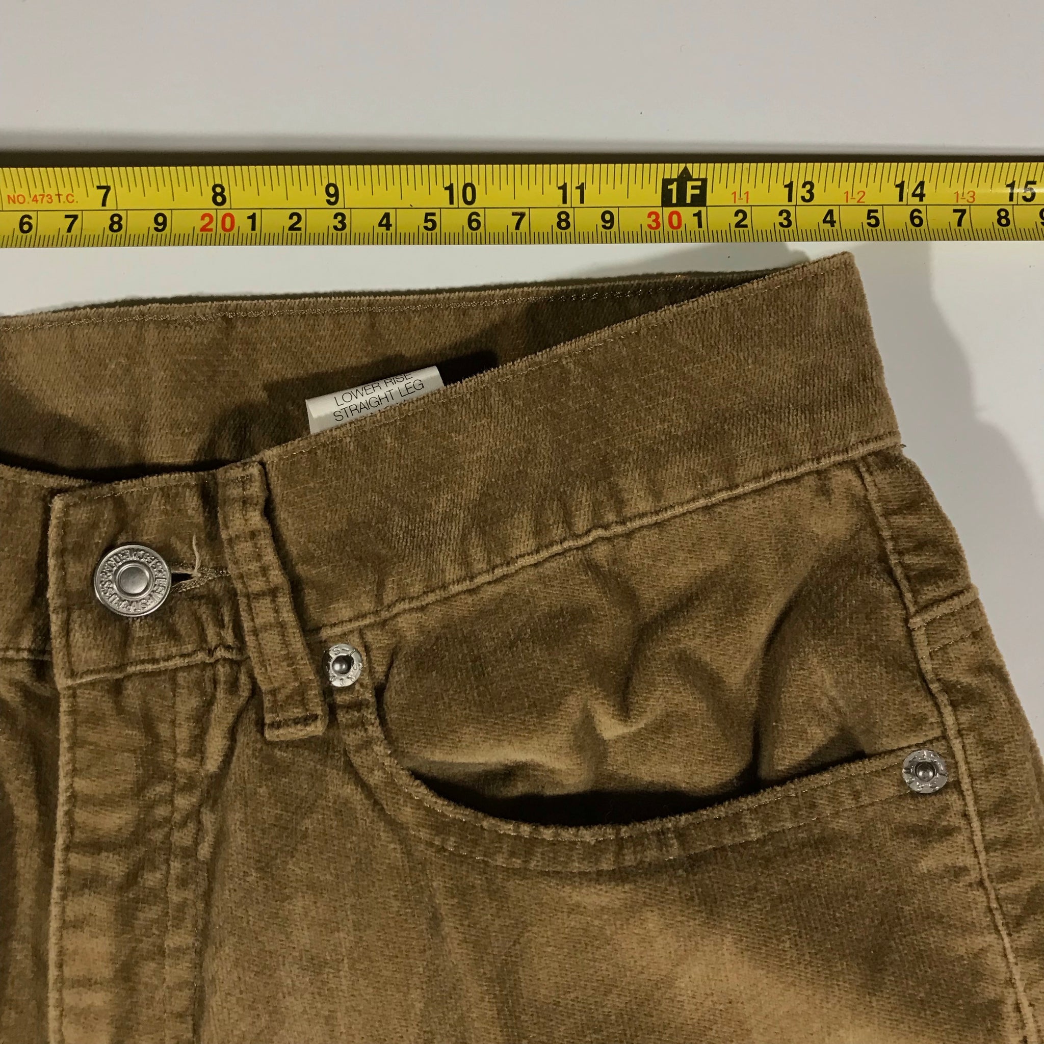 80s Levi's women's corduroy pants. 27/31 – Vintage Sponsor