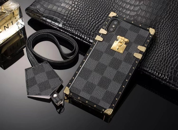 forvridning fup håndbevægelse Louis Vuitton Trunk Phone Case For Apple iPhone XR – Phone Swag